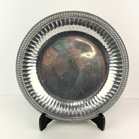 The Wilton Co. 13.5in Round Decorative Armetale Serving Tray - Picture 1 of 6
